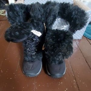 Girls Faux fur black North Face Snow Boots